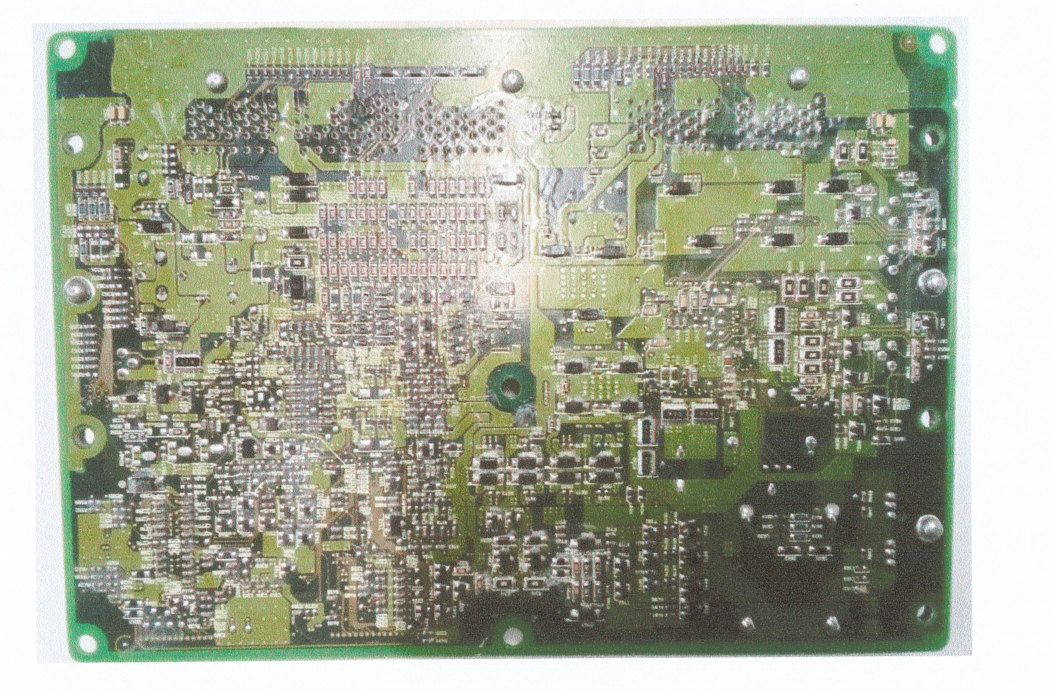 อีกด้านของแผงวงจรกล่อง ECU Hino
